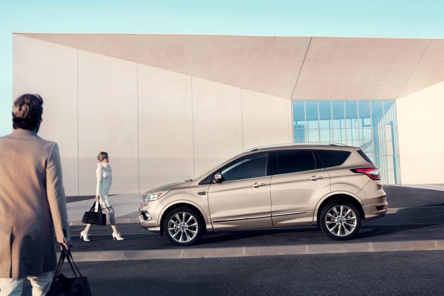  Ford Vignale Kuga 2016 года  (фото 17 из 38)